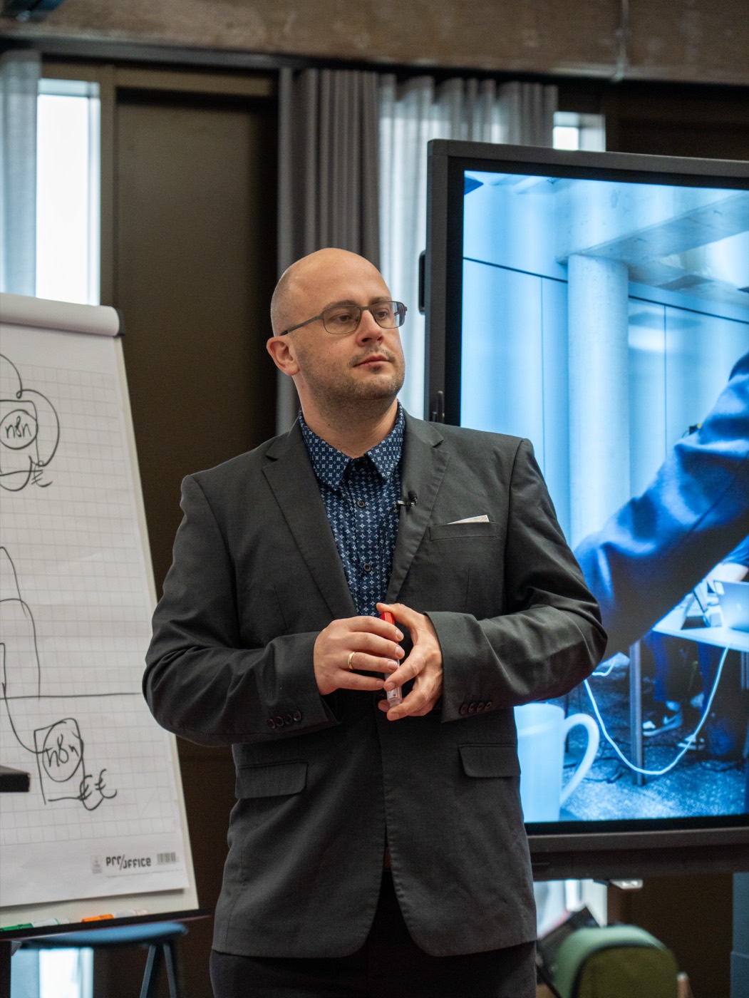 Colin Schmidt präsentiert